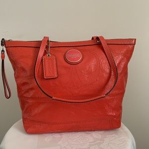 Coach medium size purse/tote